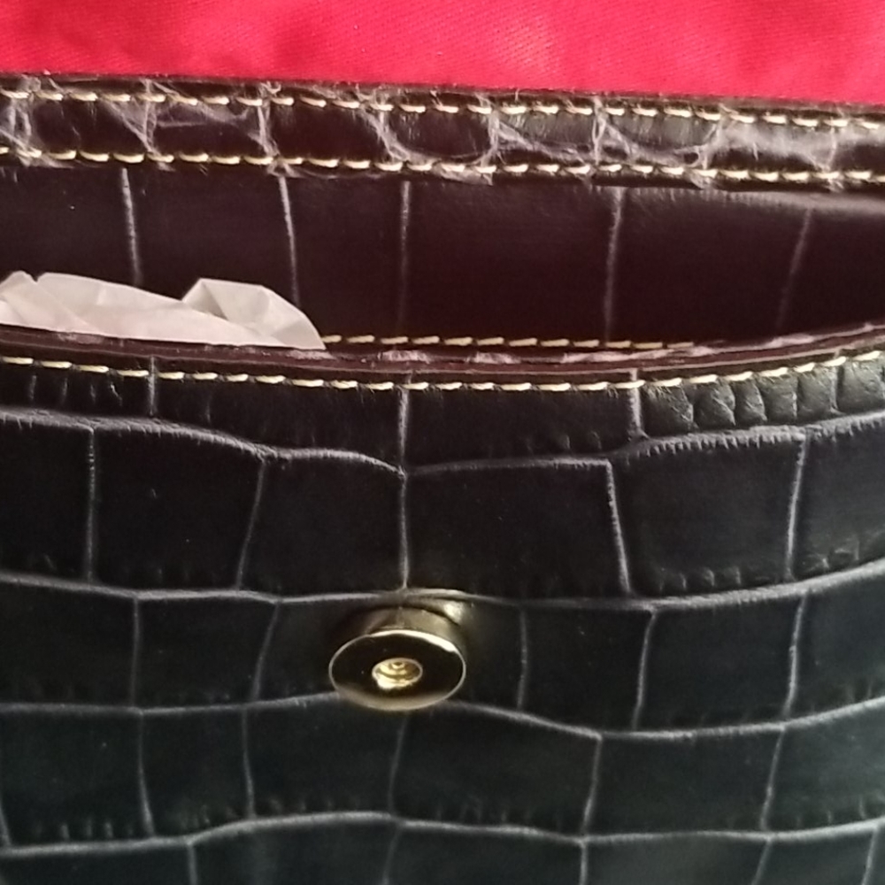 Dooney & Bourke - Picture 6 of 6